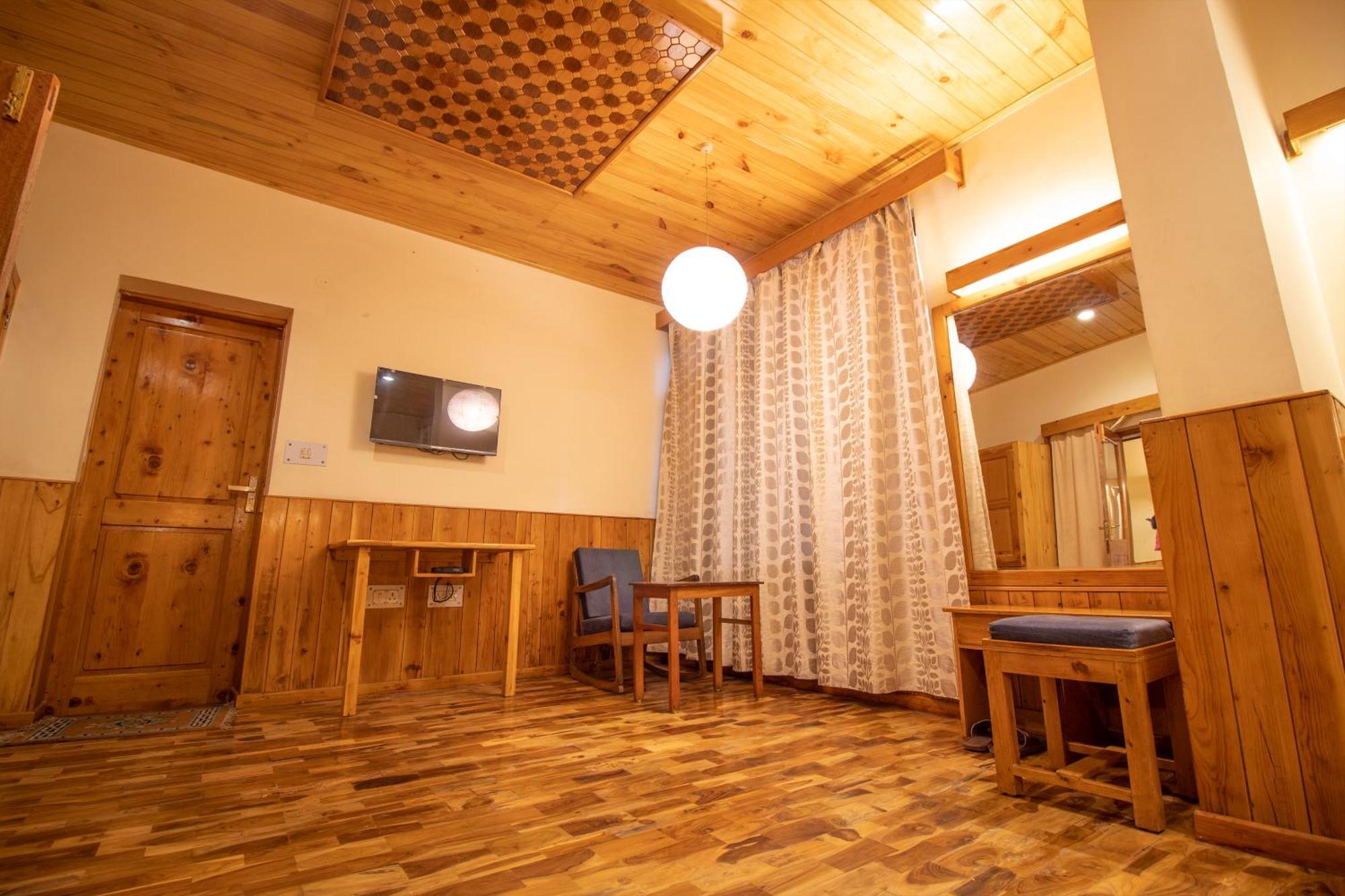 Hotel Negi'S Mayflower A Heritage Since 1965 Manāli Kültér fotó