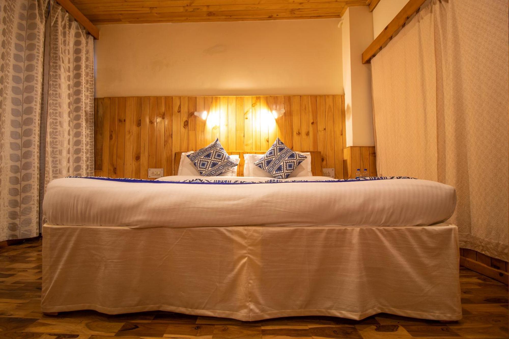 Hotel Negi'S Mayflower A Heritage Since 1965 Manāli Kültér fotó