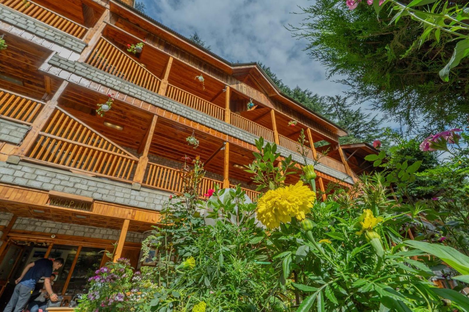 Hotel Negi'S Mayflower A Heritage Since 1965 Manāli Kültér fotó