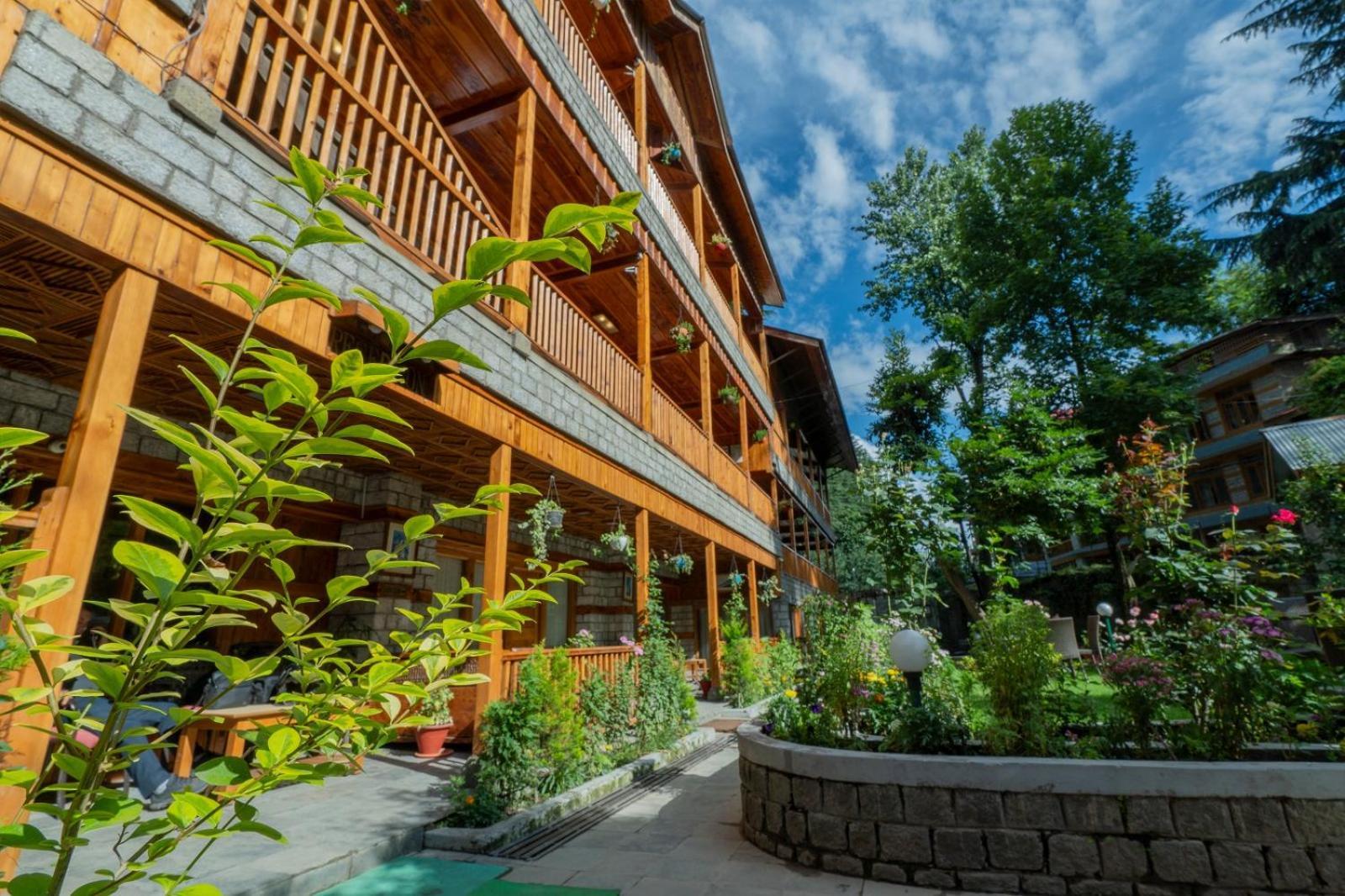 Hotel Negi'S Mayflower A Heritage Since 1965 Manāli Kültér fotó